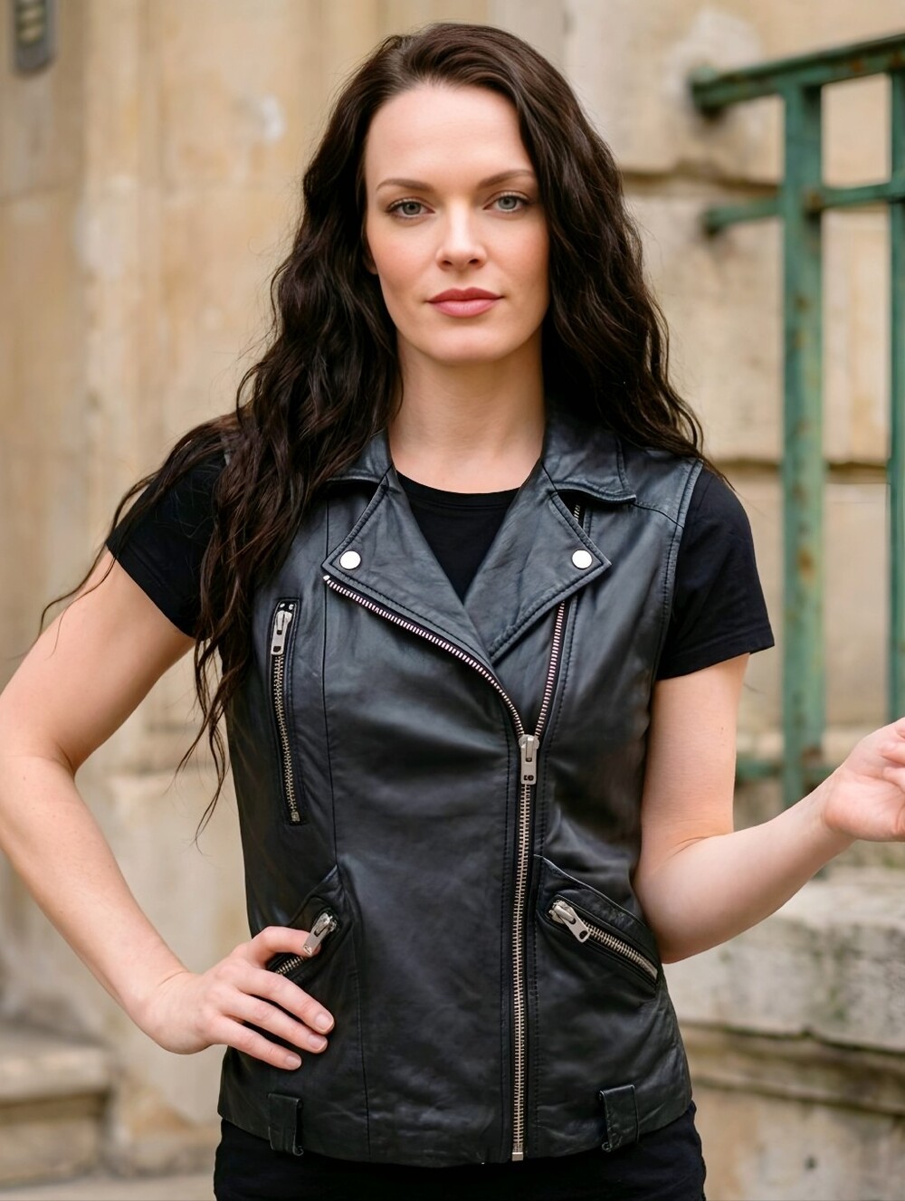 Topshop ✦ Black Leather Moto Vest ✦ Asymmetrical Zip Utility Pockets Structured